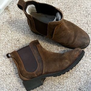 Women’s Ugg boots, Sherpa lined and water resistant